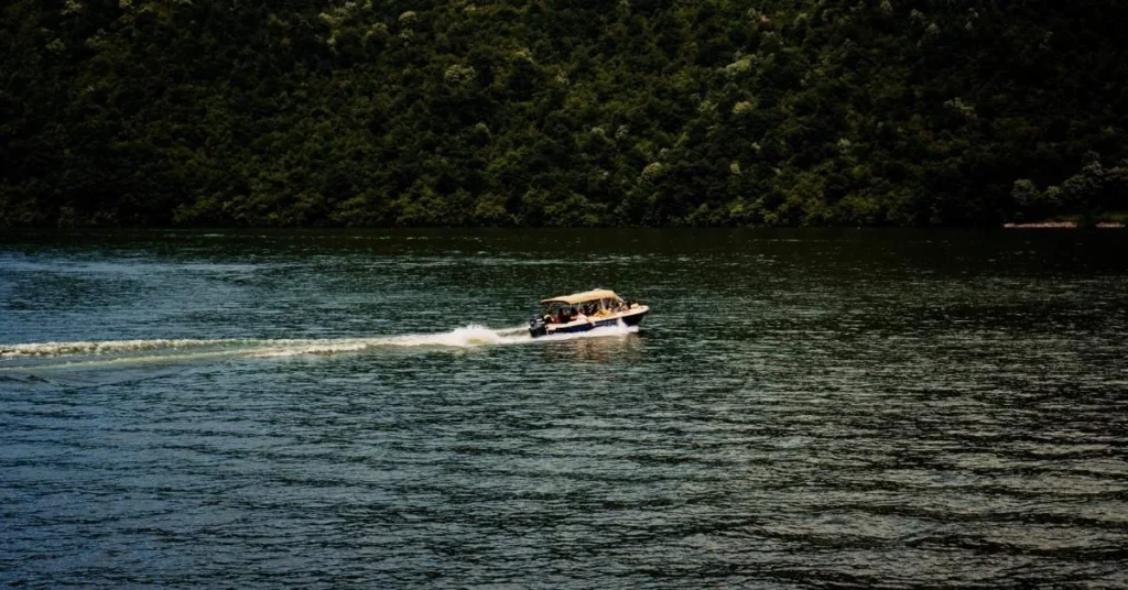 2. High Speed Motorboat Rides 1024x536